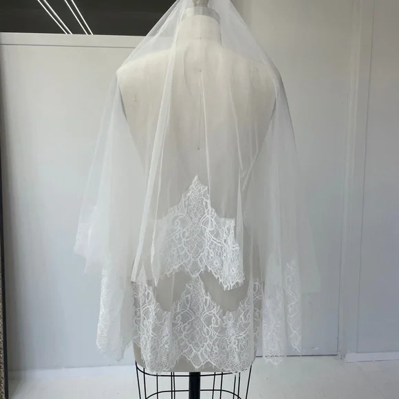 Brand new soft laces veil - Picture 4 of 7